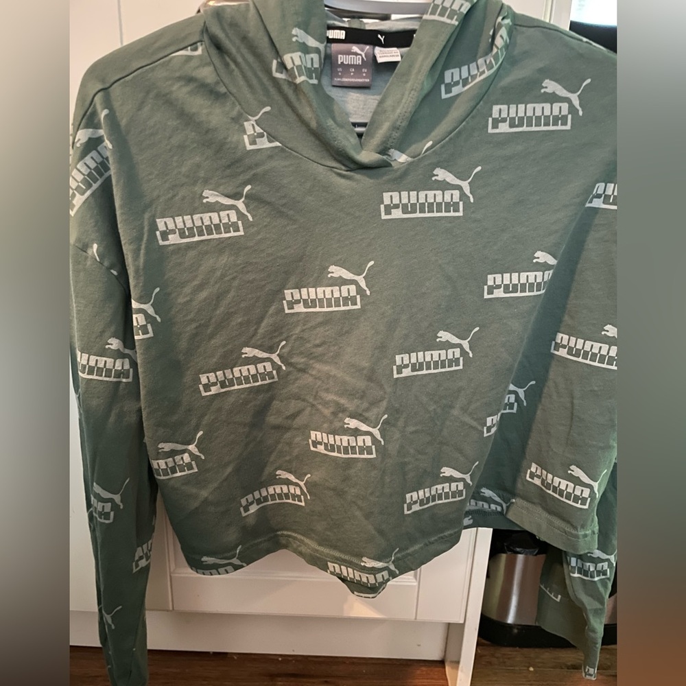 Long sleeve puma crop top